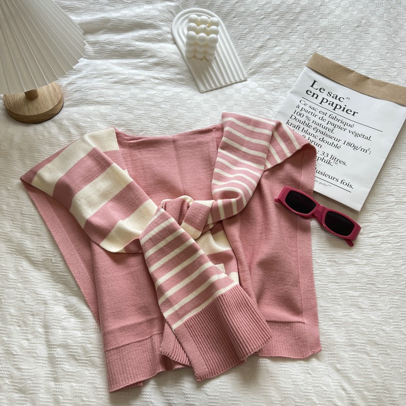 Women'S Fashion Website - Сочетается с черно-белыми вязаными полосками, подходящие